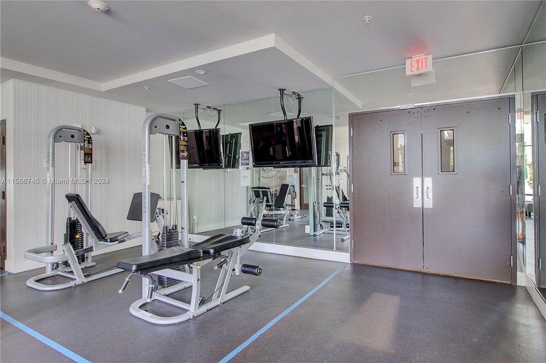 Recently Rented: $3,300 (1 beds, 1 baths, 692 Square Feet)