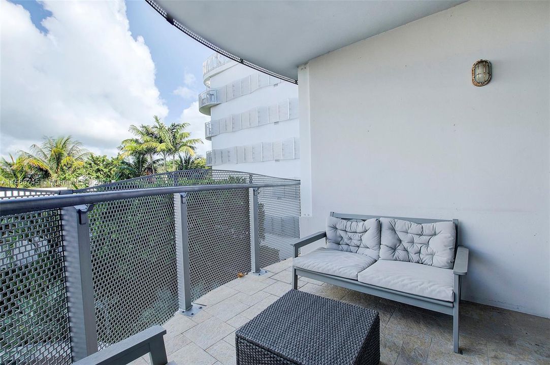 Recently Rented: $3,300 (1 beds, 1 baths, 692 Square Feet)