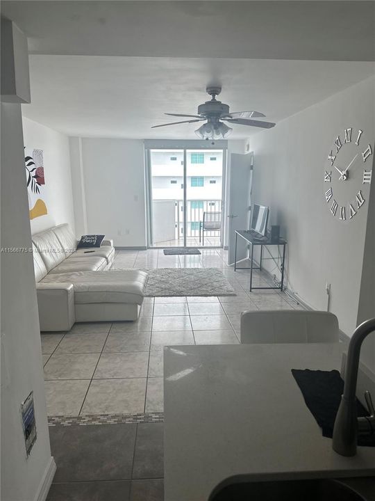 For Rent: $2,800 (2 beds, 2 baths, 1000 Square Feet)