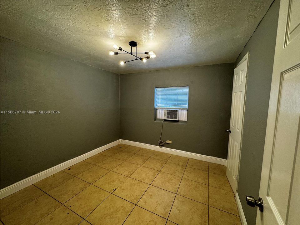 最近租的: $1,850 (2 贝兹, 1 浴室, 2280 平方英尺)