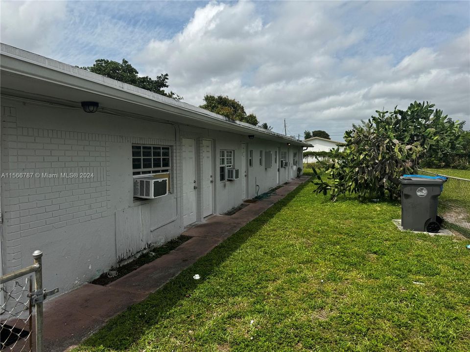 最近租的: $1,850 (2 贝兹, 1 浴室, 2280 平方英尺)