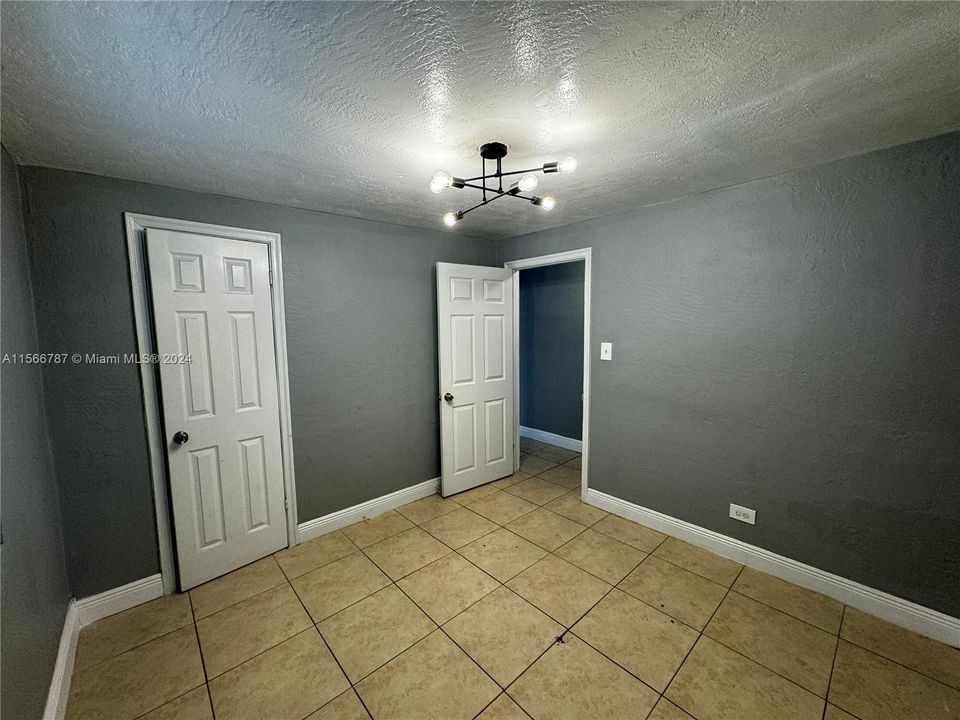 最近租的: $1,850 (2 贝兹, 1 浴室, 2280 平方英尺)