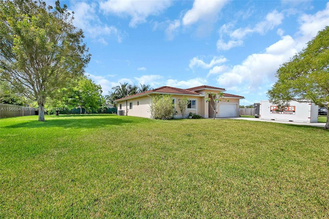 For Sale: $720,000 (4 beds, 2 baths, 2156 Square Feet)