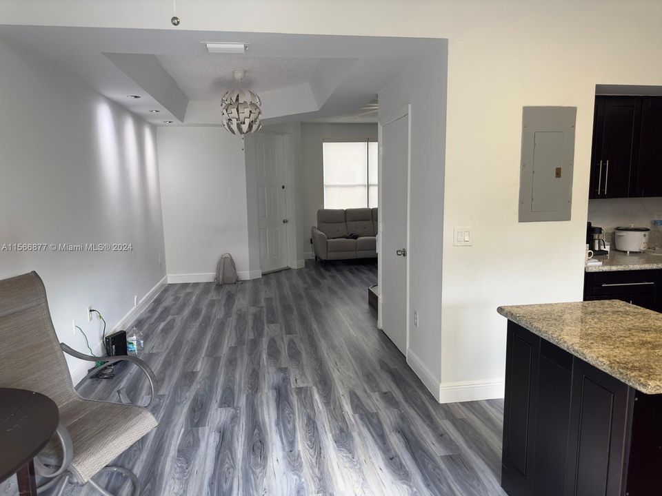 Active With Contract: $2,650 (2 beds, 2 baths, 1120 Square Feet)