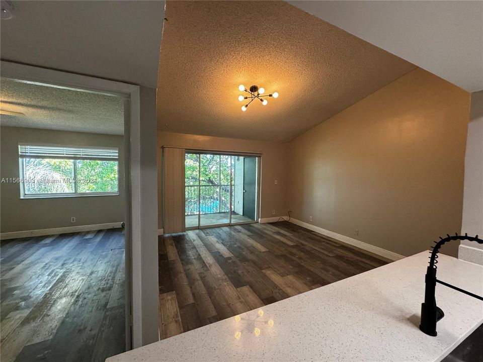 Recently Rented: $1,900 (1 beds, 1 baths, 615 Square Feet)