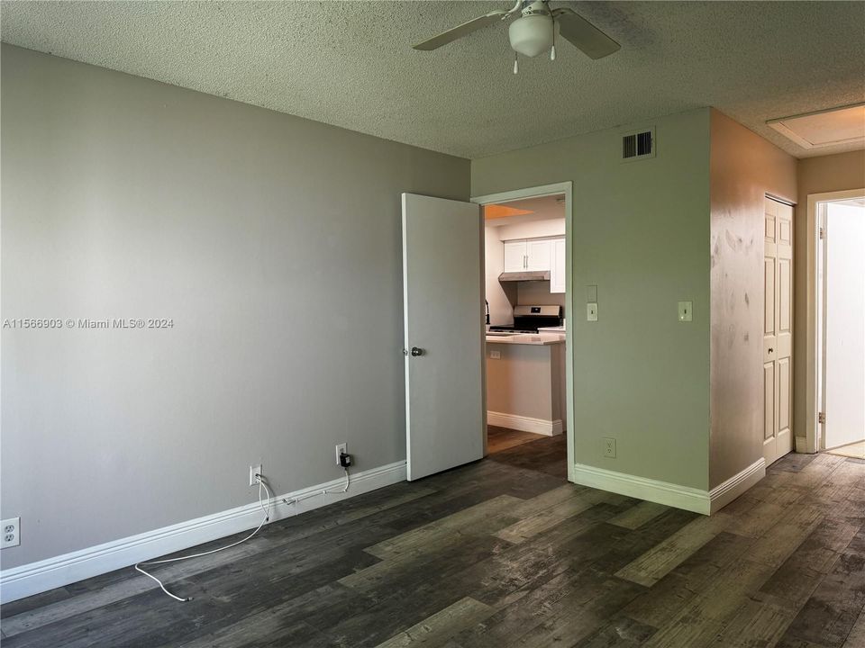 Recently Rented: $1,900 (1 beds, 1 baths, 615 Square Feet)