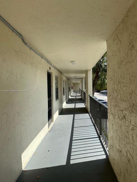 Recently Rented: $1,450 (1 beds, 1 baths, 705 Square Feet)