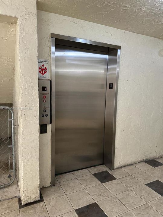 Recently Rented: $1,450 (1 beds, 1 baths, 705 Square Feet)