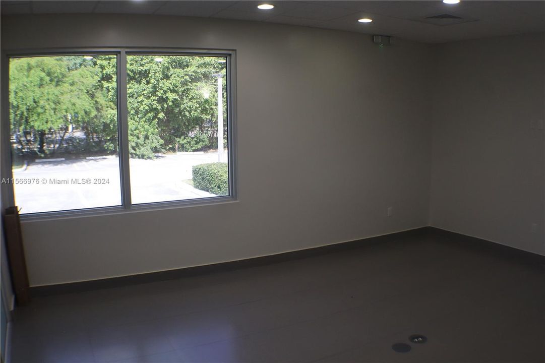 Недавно арендовано: $16,500 (0 спален, 0 ванн, 0 Квадратных фут)