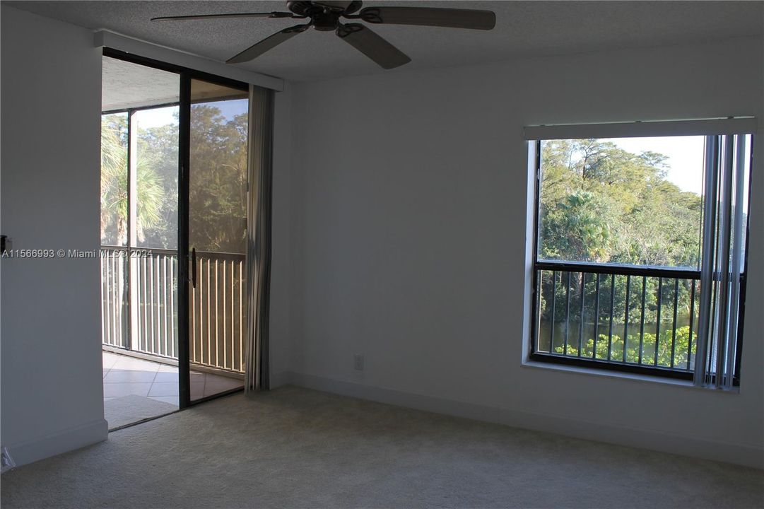 For Sale: $249,900 (2 beds, 2 baths, 970 Square Feet)