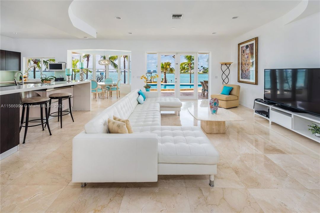 For Sale: $13,900,000 (5 beds, 3 baths, 4645 Square Feet)