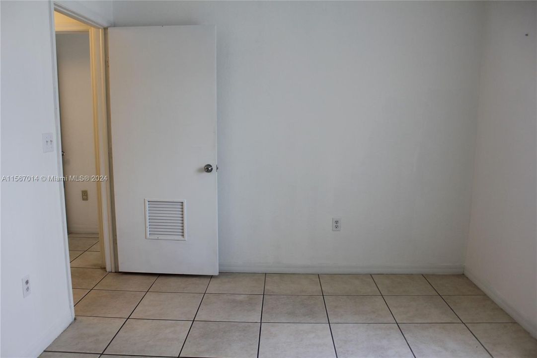 For Sale: $340,000 (2 beds, 2 baths, 1043 Square Feet)