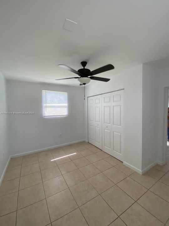 For Rent: $2,350 (1 beds, 1 baths, 806 Square Feet)
