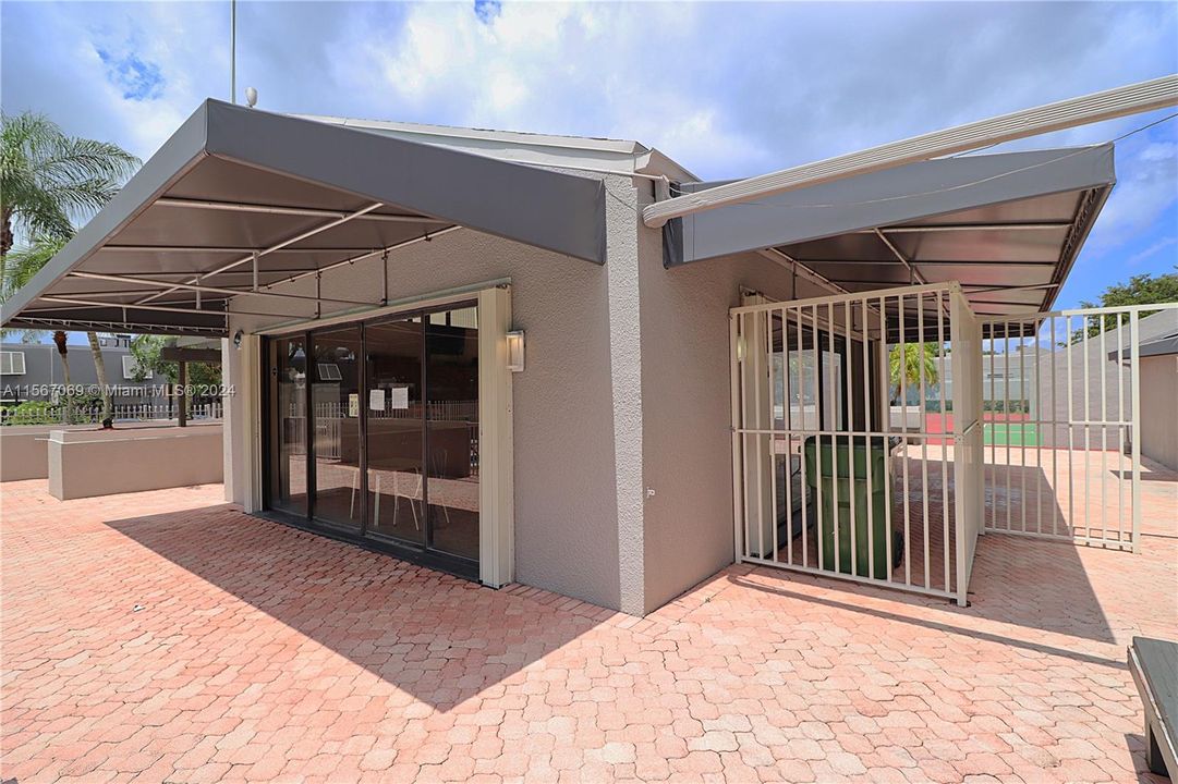 Recently Sold: $455,000 (3 beds, 2 baths, 1672 Square Feet)