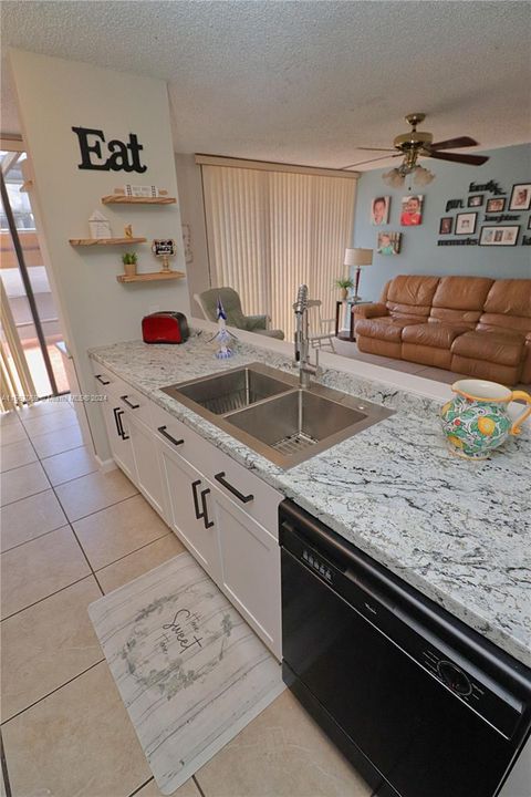 Recently Sold: $455,000 (3 beds, 2 baths, 1672 Square Feet)