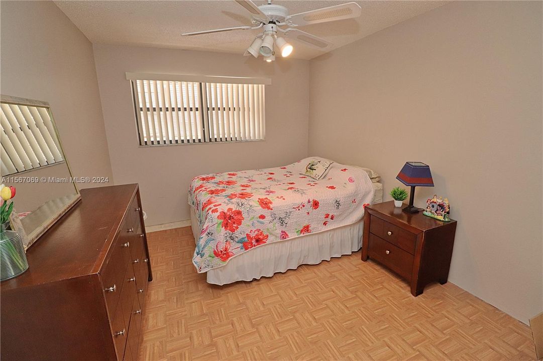 Recently Sold: $455,000 (3 beds, 2 baths, 1672 Square Feet)