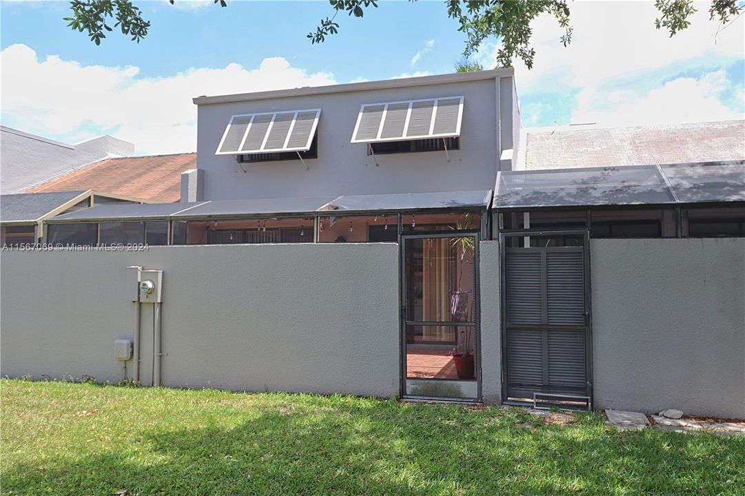 Recently Sold: $455,000 (3 beds, 2 baths, 1672 Square Feet)