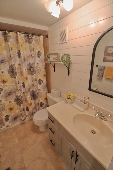 Recently Sold: $455,000 (3 beds, 2 baths, 1672 Square Feet)