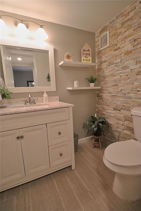 Recently Sold: $455,000 (3 beds, 2 baths, 1672 Square Feet)