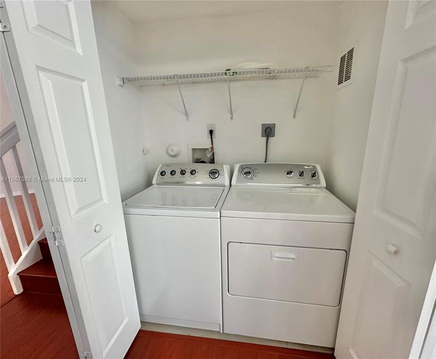 Recently Rented: $2,900 (3 beds, 2 baths, 1502 Square Feet)