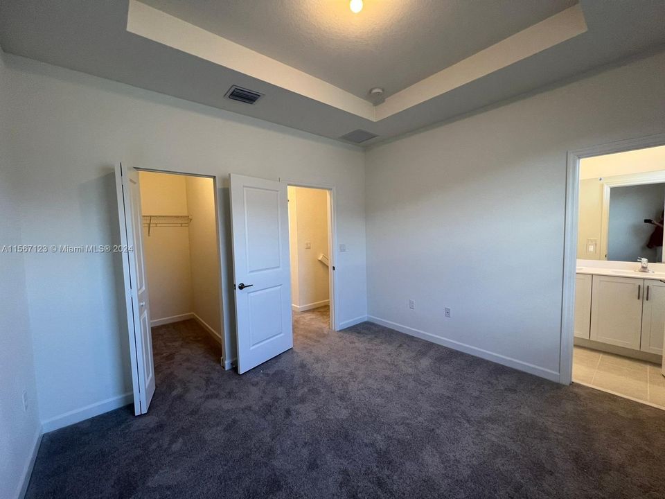 For Rent: $2,650 (3 beds, 3 baths, 1328 Square Feet)