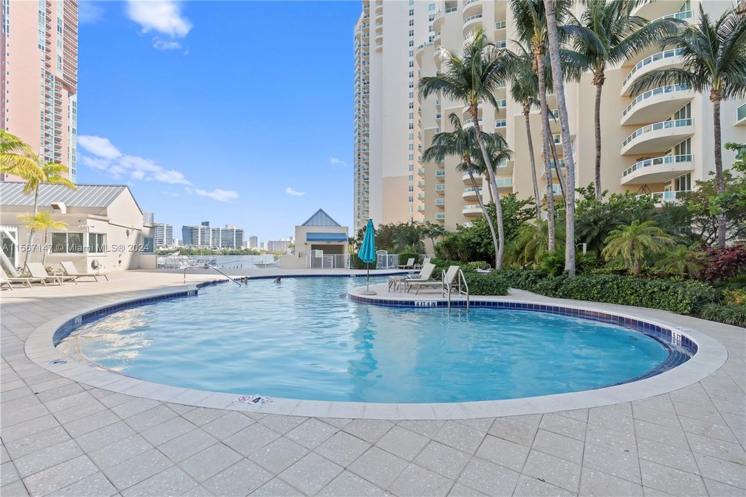 For Sale: $789,569 (2 beds, 2 baths, 1610 Square Feet)