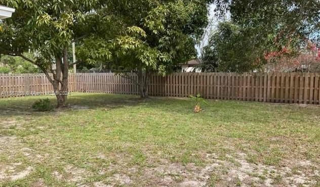 Recently Rented: $2,180 (3 beds, 2 baths, 1370 Square Feet)