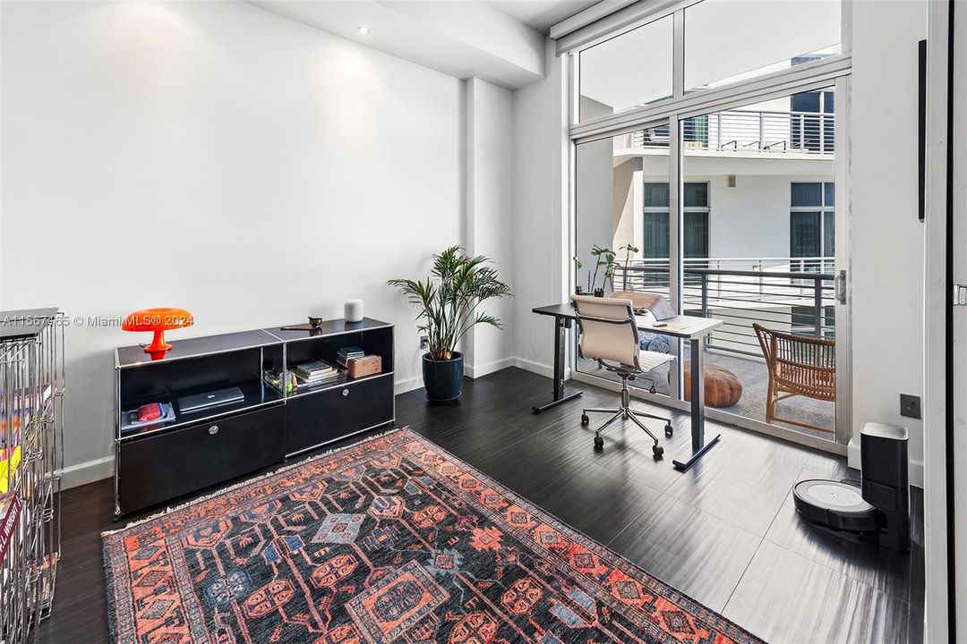 For Sale: $1,300,000 (1 beds, 1 baths, 966 Square Feet)