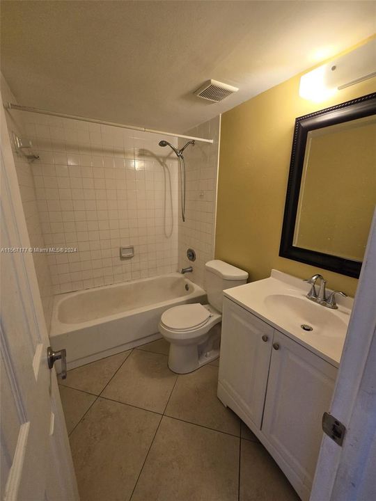 В аренду: $2,200 (2 спален, 2 ванн, 820 Квадратных фут)
