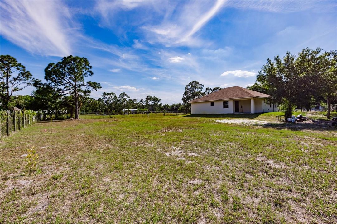 Active With Contract: $439,000 (3 beds, 3 baths, 2028 Square Feet)