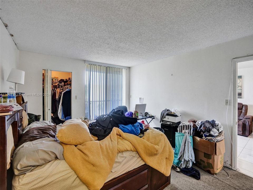 For Sale: $149,000 (2 beds, 2 baths, 1002 Square Feet)