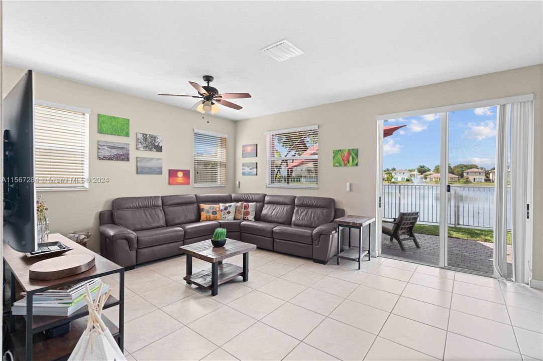 Active With Contract: $876,000 (4 beds, 2 baths, 2650 Square Feet)