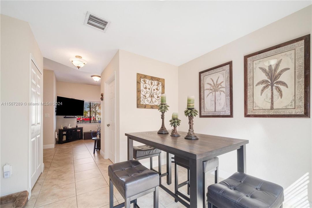 Active With Contract: $405,000 (2 beds, 2 baths, 1150 Square Feet)