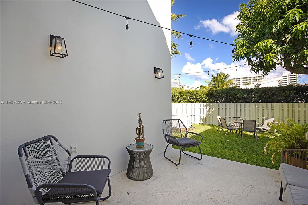 Active With Contract: $9,000 (3 beds, 2 baths, 1820 Square Feet)