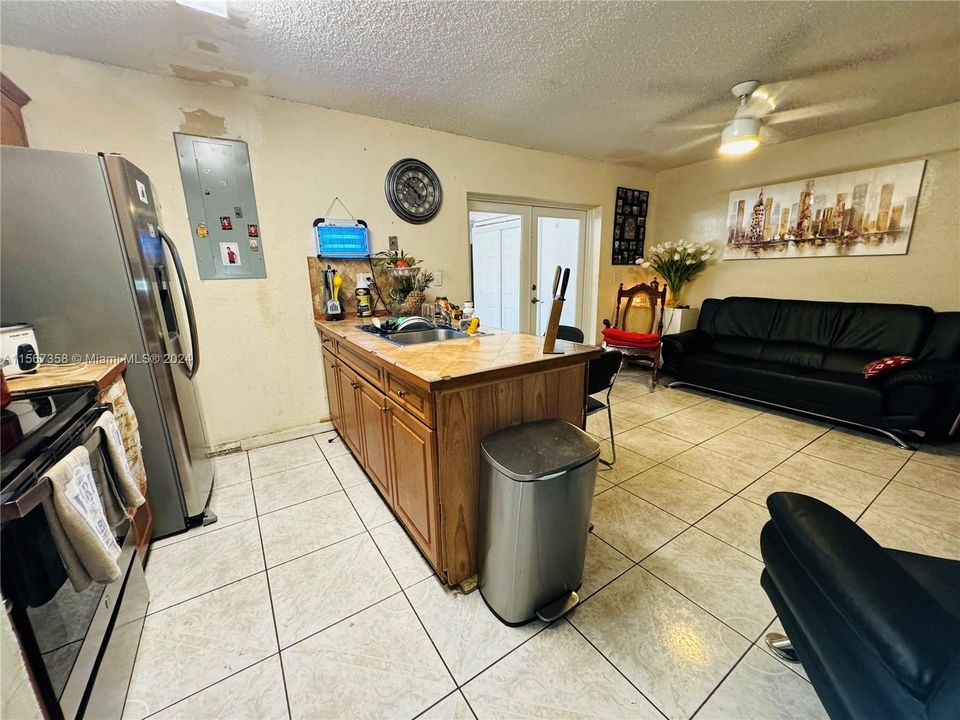 For Sale: $460,000 (3 beds, 1 baths, 1436 Square Feet)