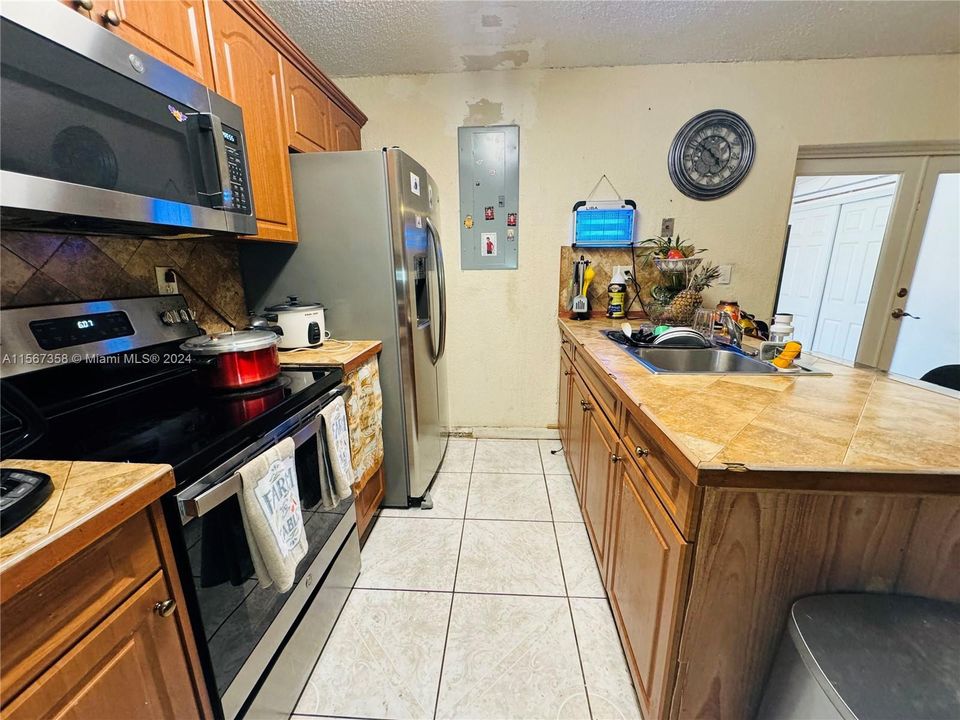 For Sale: $460,000 (3 beds, 1 baths, 1436 Square Feet)