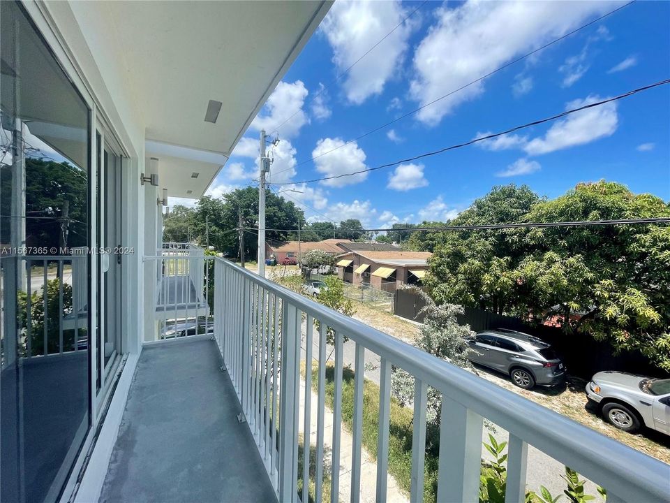 Recently Rented: $3,200 (3 beds, 2 baths, 1227 Square Feet)