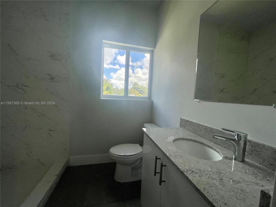 Recently Rented: $3,200 (3 beds, 2 baths, 1227 Square Feet)