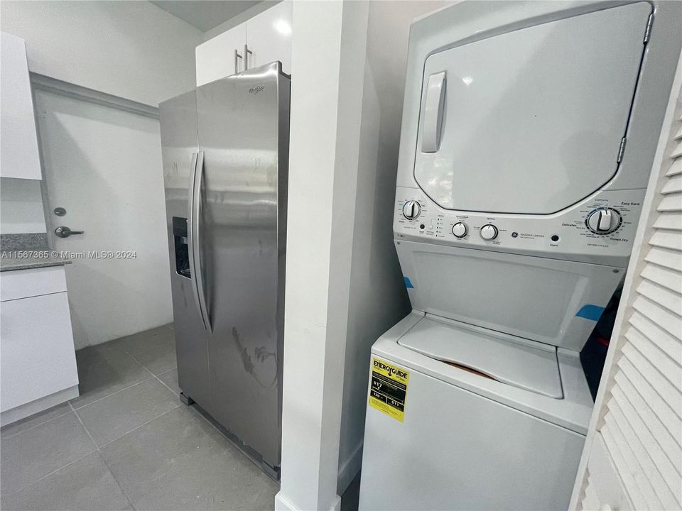 Recently Rented: $3,200 (3 beds, 2 baths, 1227 Square Feet)