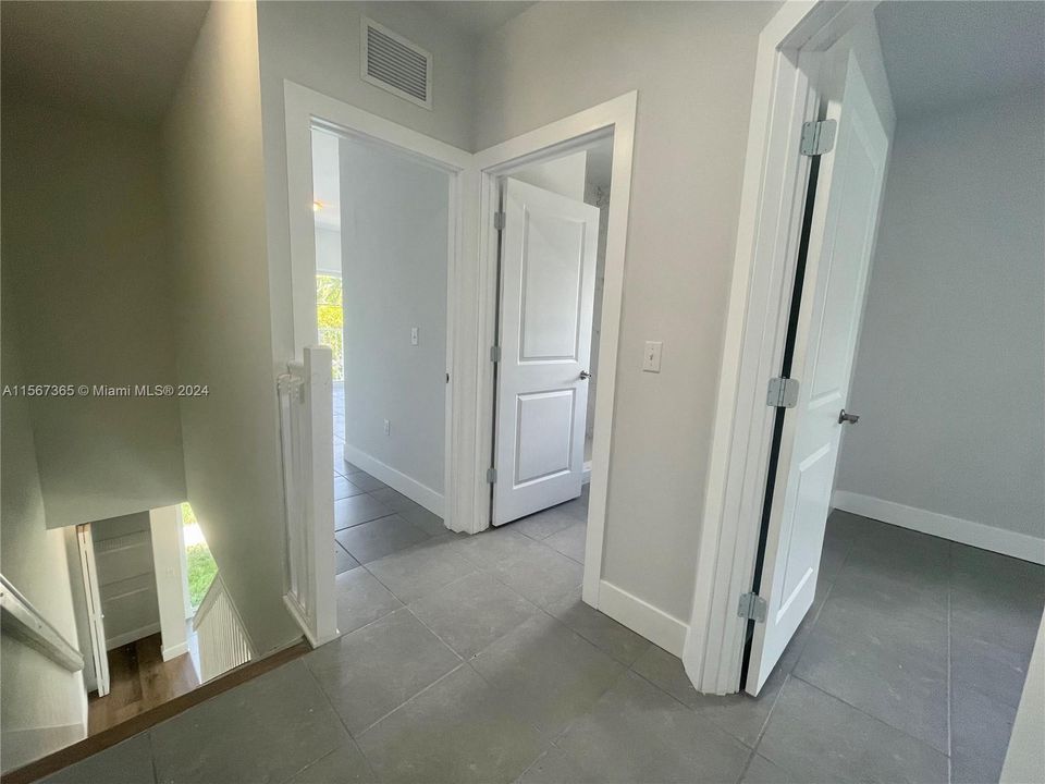 Recently Rented: $3,200 (3 beds, 2 baths, 1227 Square Feet)