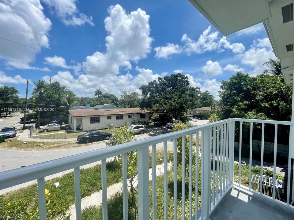 Recently Rented: $3,200 (3 beds, 2 baths, 1227 Square Feet)