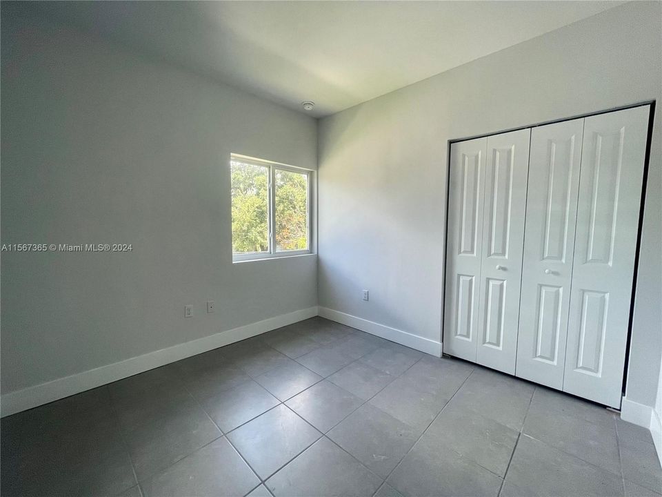 Recently Rented: $3,200 (3 beds, 2 baths, 1227 Square Feet)