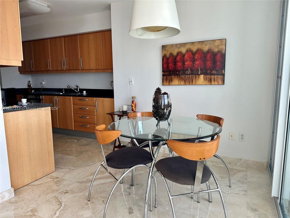For Sale: $1,100,000 (2 beds, 2 baths, 1566 Square Feet)