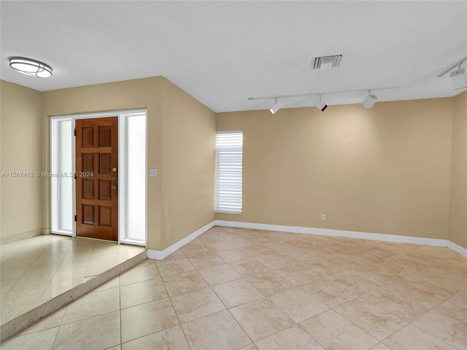 Active With Contract: $4,500 (3 beds, 2 baths, 1855 Square Feet)