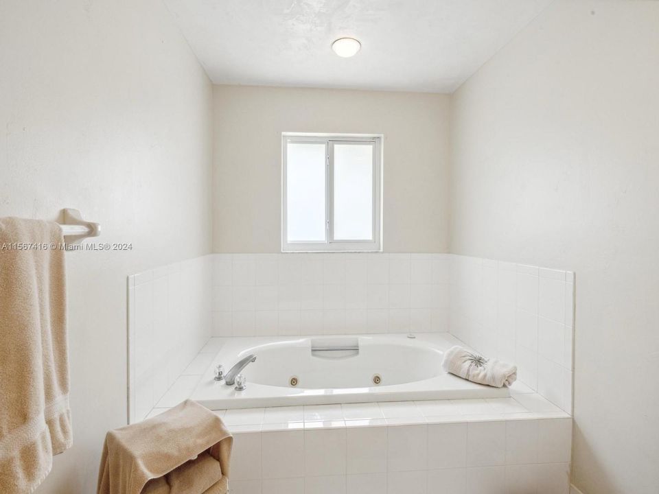 待售: $825,000 (3 贝兹, 2 浴室, 1848 平方英尺)