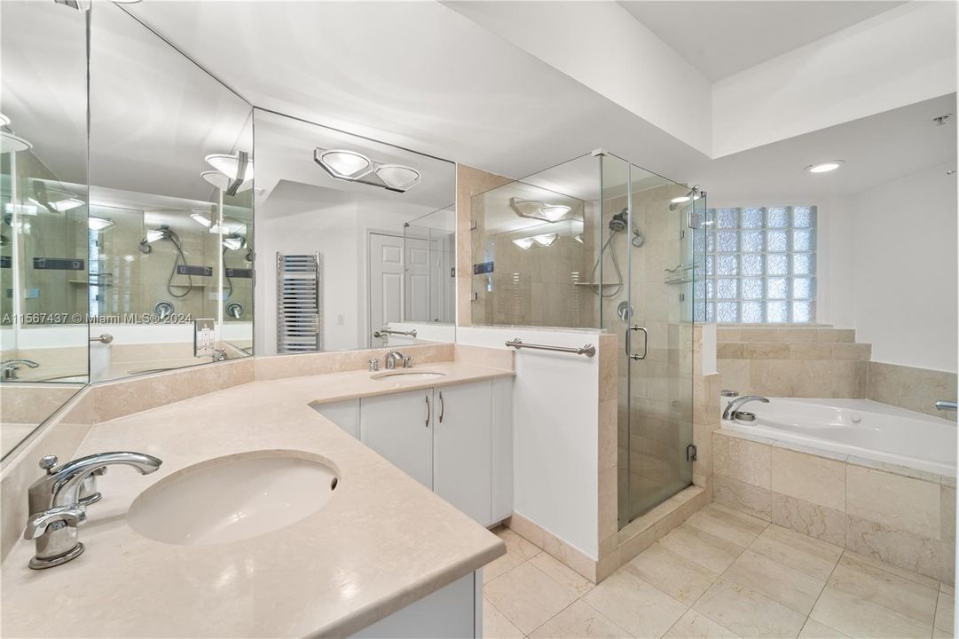 Active With Contract: $1,375,000 (3 beds, 3 baths, 1485 Square Feet)