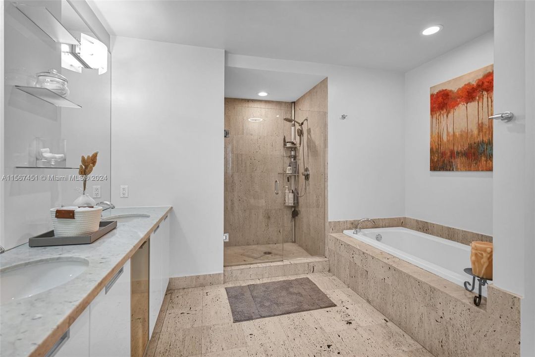 待售: $750,000 (2 贝兹, 2 浴室, 1735 平方英尺)