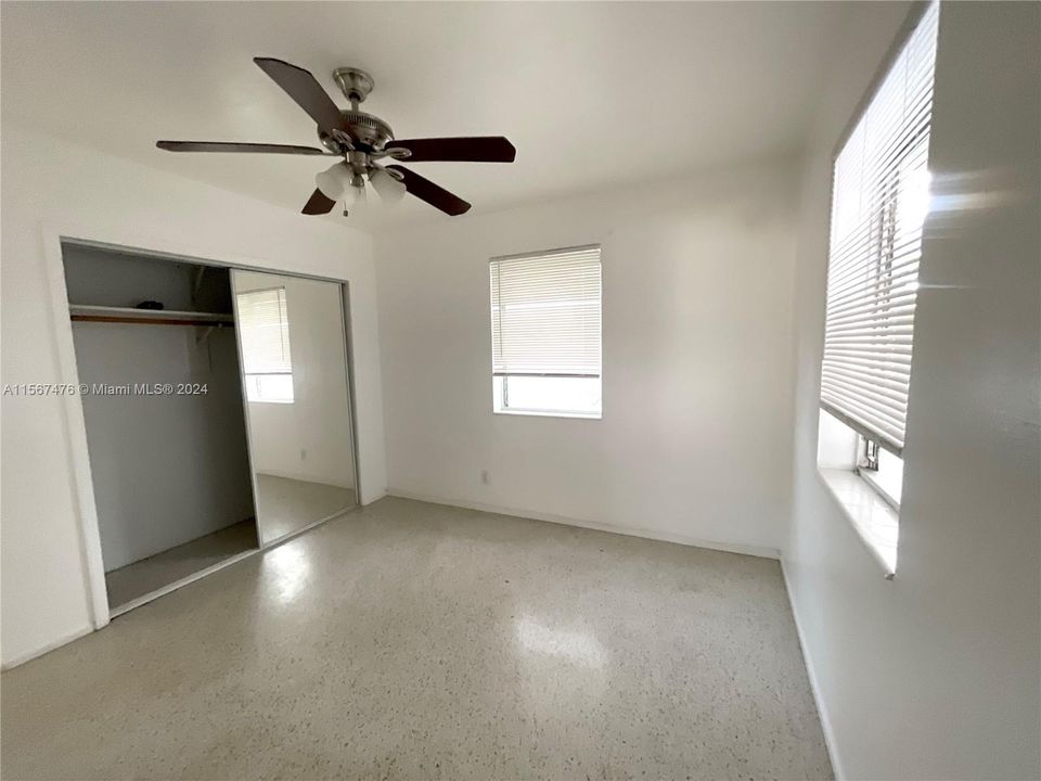 For Rent: $2,300 (2 beds, 1 baths, 900 Square Feet)