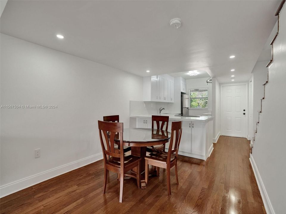 dining room furniture can be included