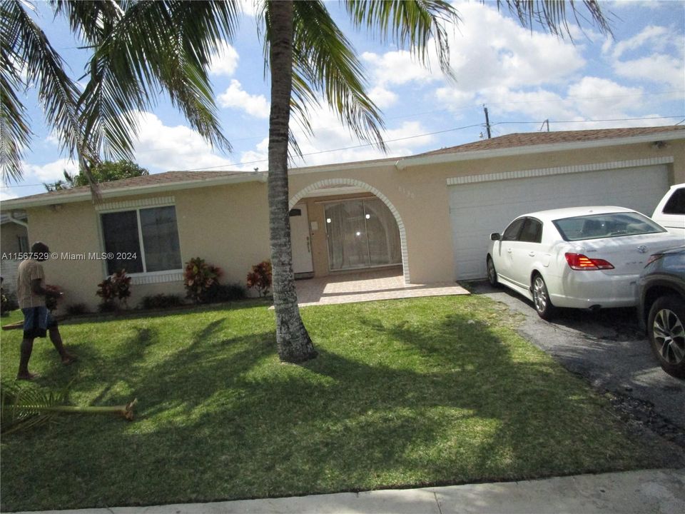 Recently Sold: $545,000 (4 beds, 3 baths, 1569 Square Feet)